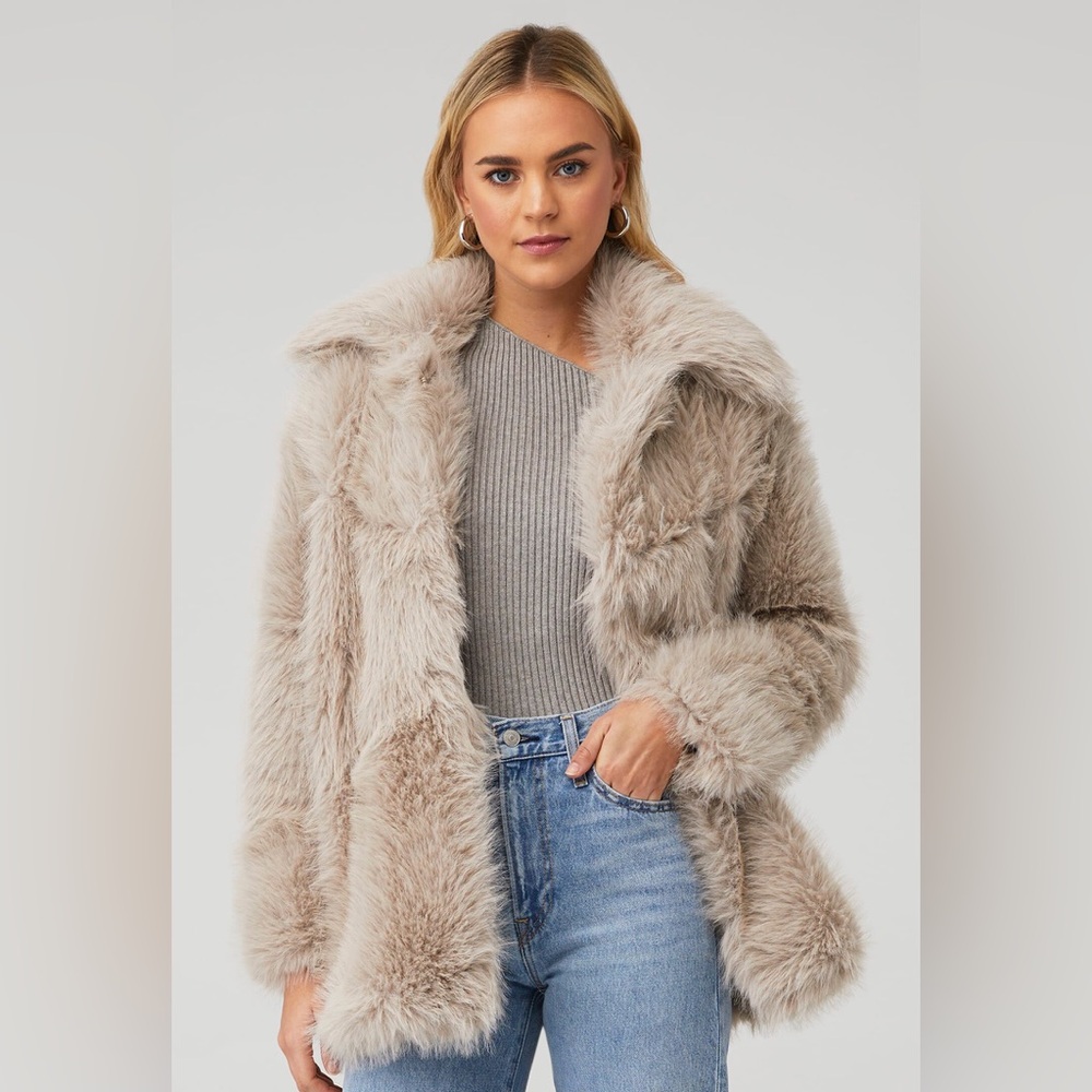 ASTR The Label Hadley Faux Fur Coat Large